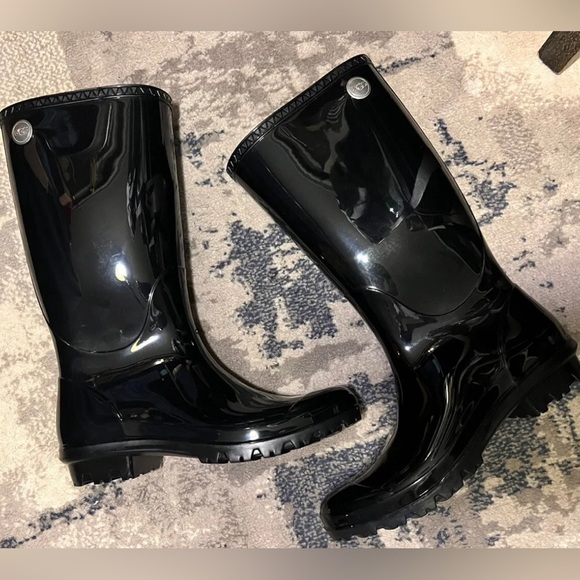 UGG Shoes - UGG SIENNA BLACK WATERPROOF RUBBER BOOT WOMEN'S SHINY RAINBOOTS SIZE US 9